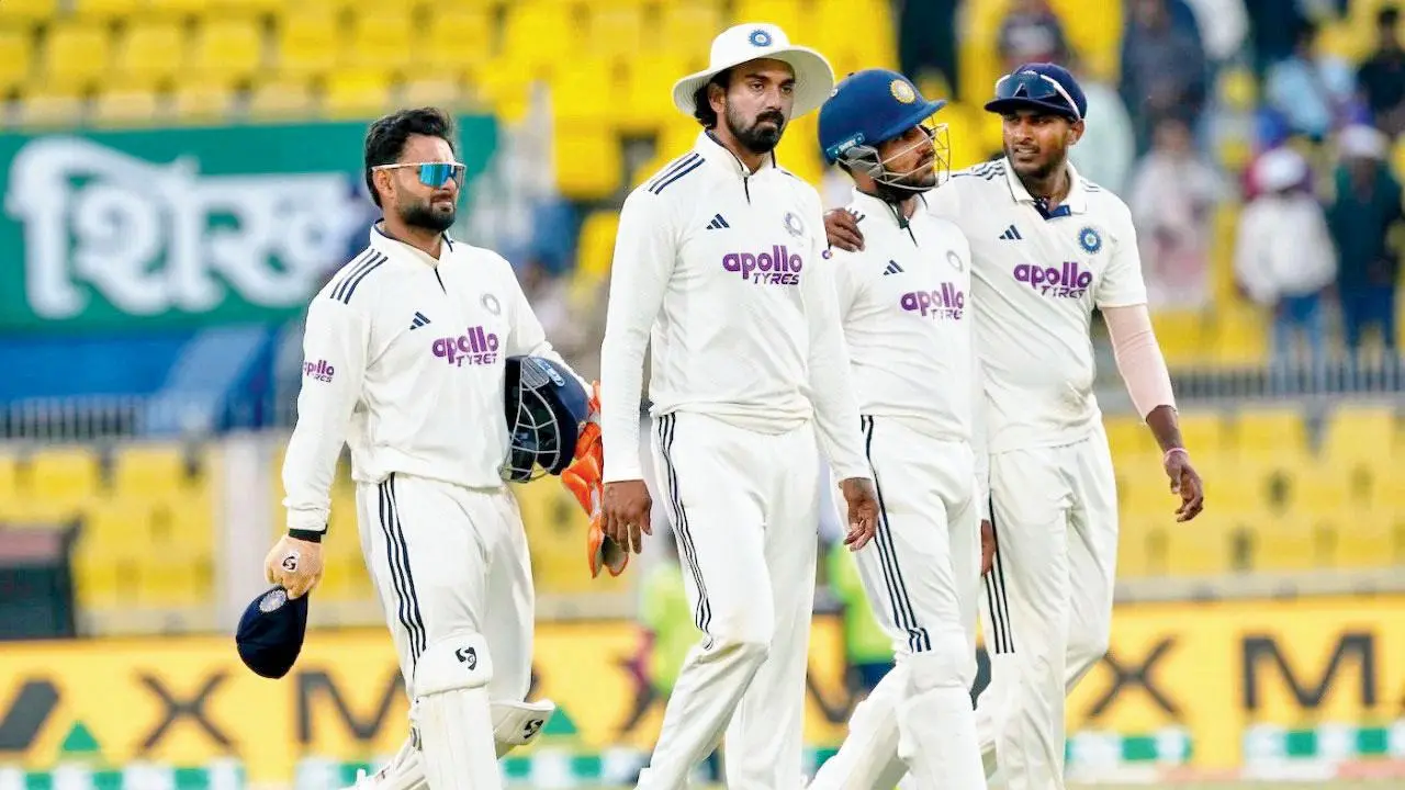 ત્રીજા દિવસની રમતના અંતે કૅપ્ટન રિષભ પંત સહિતના ભારતીય પ્લેયર્સ નિરાશ થઈને પરત ફરતા જોવા મળ્યા