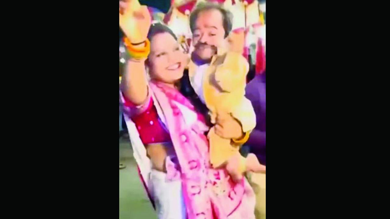 દુલ્હો જસ્ટ અઢી ફુટથીયે ટૂંકો છે અને દુલ્હન પાંચ ફુટની છે