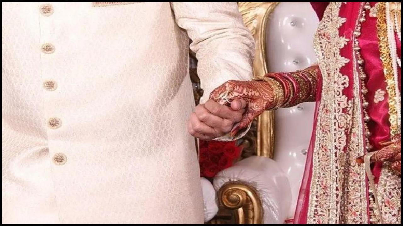 પ્રતીકાત્મક તસવીર (સૌજન્ય: મિડ-ડે)