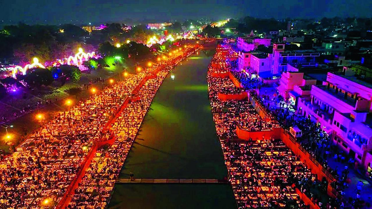 આકાશમાં ૧૦૦ ડ્રોનની મદદથી પ્રભુ શ્રીરામની લીલાઓનાં દૃશ્યો ઉજાગર કરવામાં આવશે.