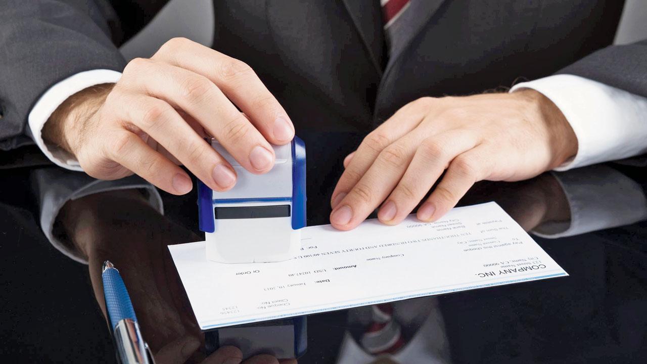 પ્રતીકાત્મક તસવીર