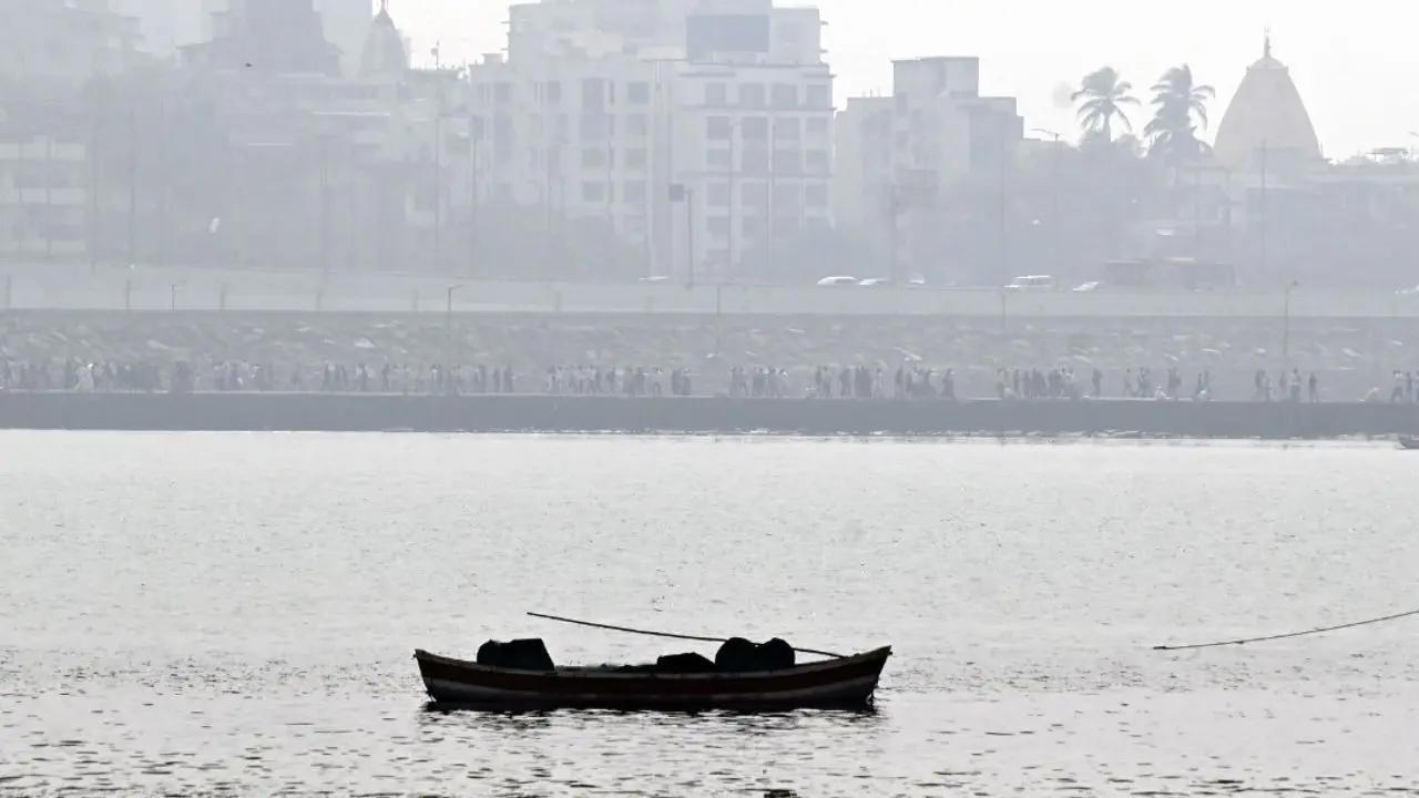 દિવાળીના દિવસે મુંબઈના આકાશમાં ધુમ્મસ અને ગરમીથી કોઈ રાહત નહીં, જુઓ તસવીરો