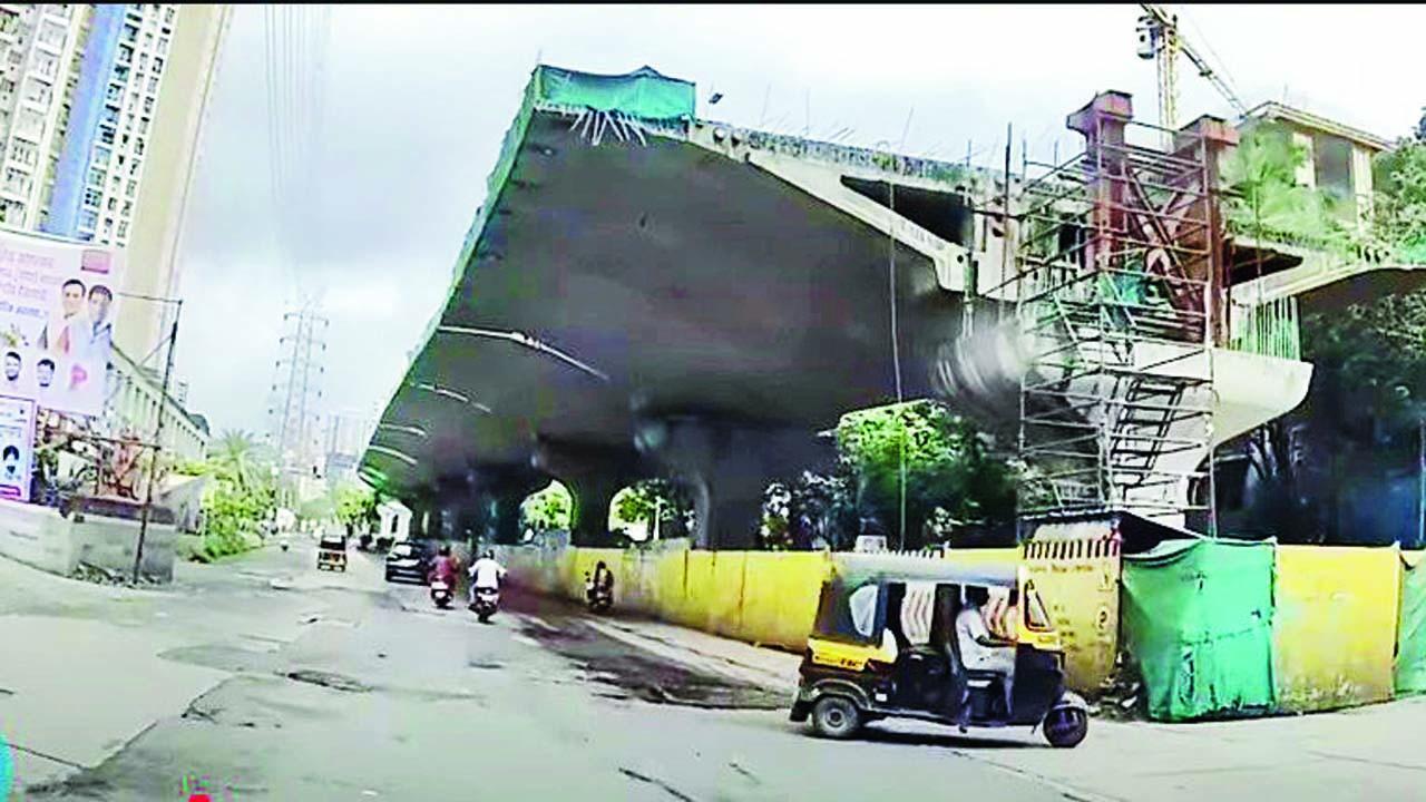 લિન્ક રોડ પ્રોજેક્ટનું દિંડોશી કોર્ટથી નૅશનલ પાર્ક સુધીના ફ્લાયઓવરનું કામ પુરજોશમાં ચાલી રહ્યું છે.