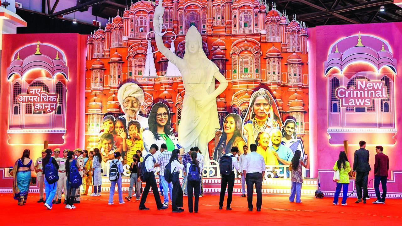 આ એક્ઝિબિશનનું લાઇવ પ્રસારણ વિવિધ પોલીસ-સ્ટેશનોમાં પણ દેખાડવામાં આવી રહ્યું છે
