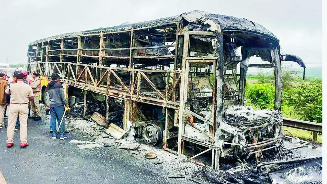 ફ્યુઅલ લીકેજ અને સ્પાર્કને કારણે આગ લાગી