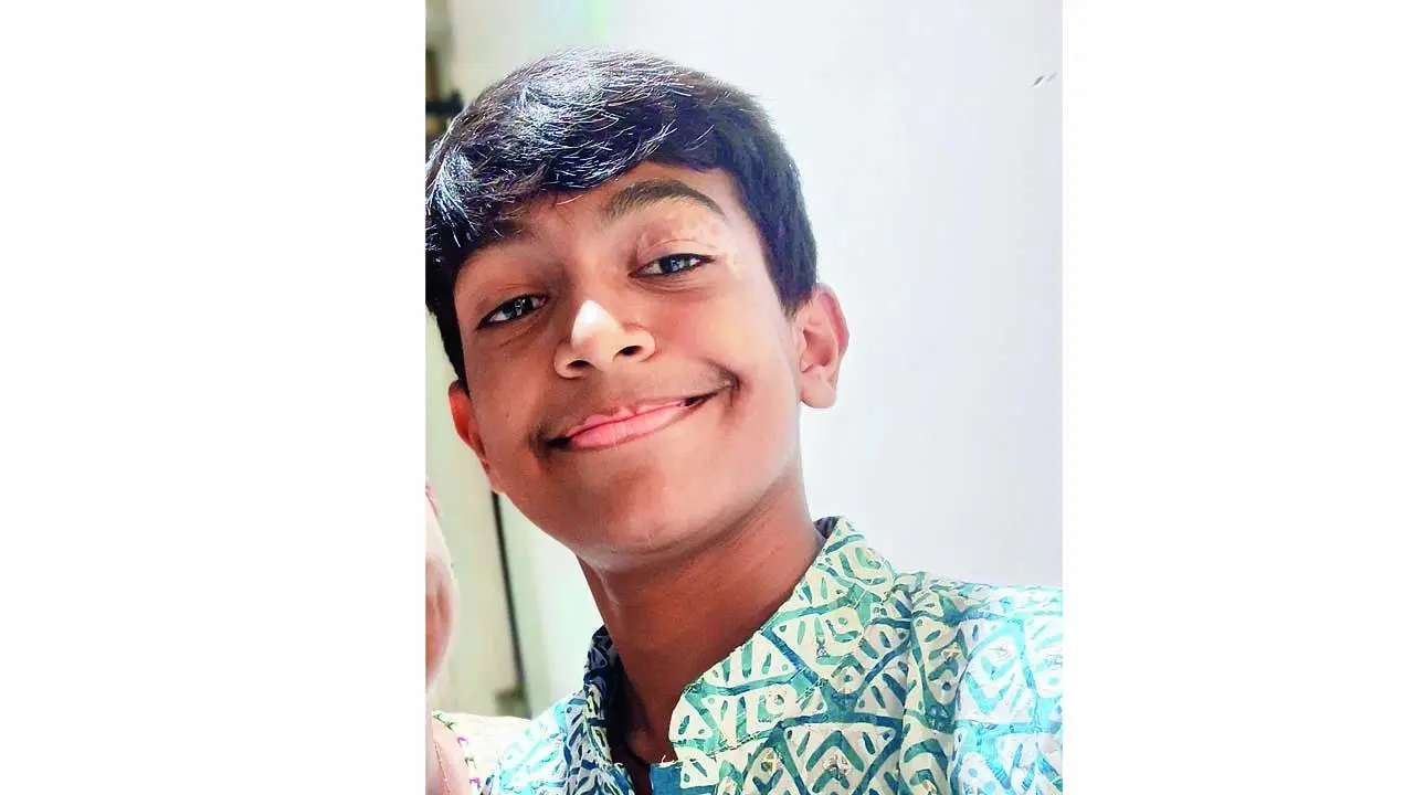 આગ લાગેલી જોઈને ફાયર-બ્રિગેડને જાણ કરનાર ૧૬ વર્ષનો ધનરાજ ગાલા.