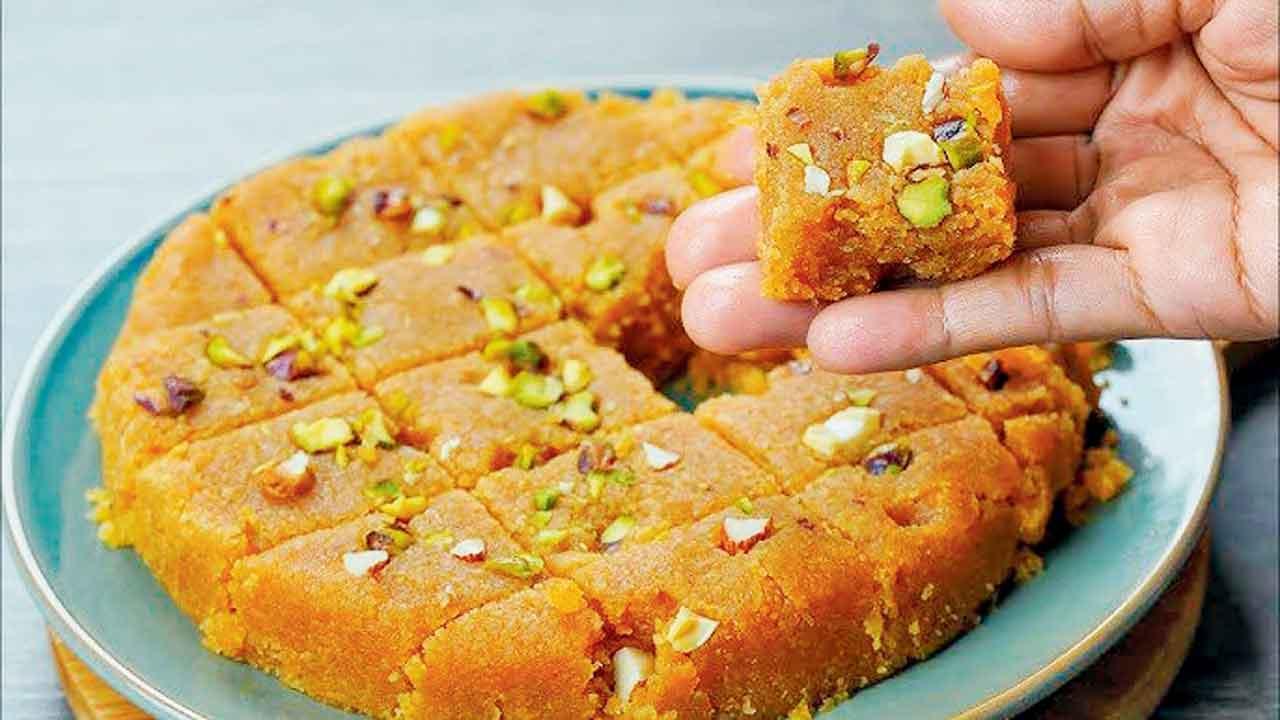 સ્વદેશી મોહનથાળ શું કામ ડિઝર્વ કરે છે દિવાળીની મસ્ટ અને મસ્ત મીઠાઈનું સ્ટેટસ?
