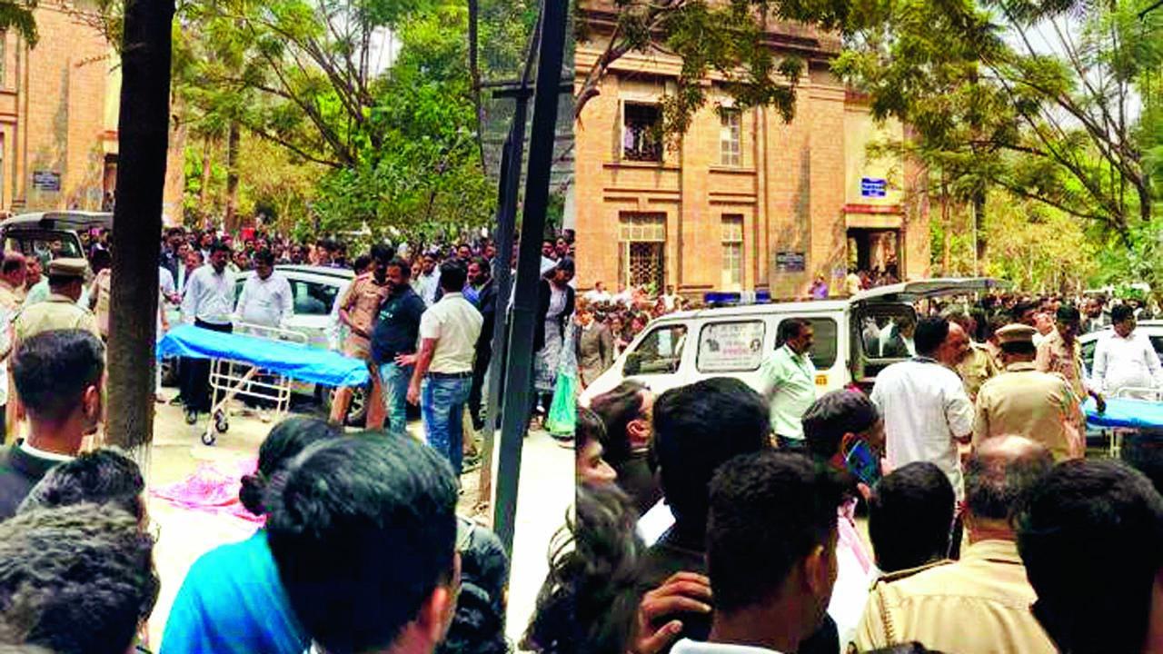 સિનિયર સિટિઝનની આત્મહત્યાને કારણે પુણેની શિવાજીનગર ડિસ્ટ્રિક્ટ ઍન્ડ સેશન્સ કોર્ટના પરિસરમાં અરેરાટી ફેલાઈ ગઈ હતી. 