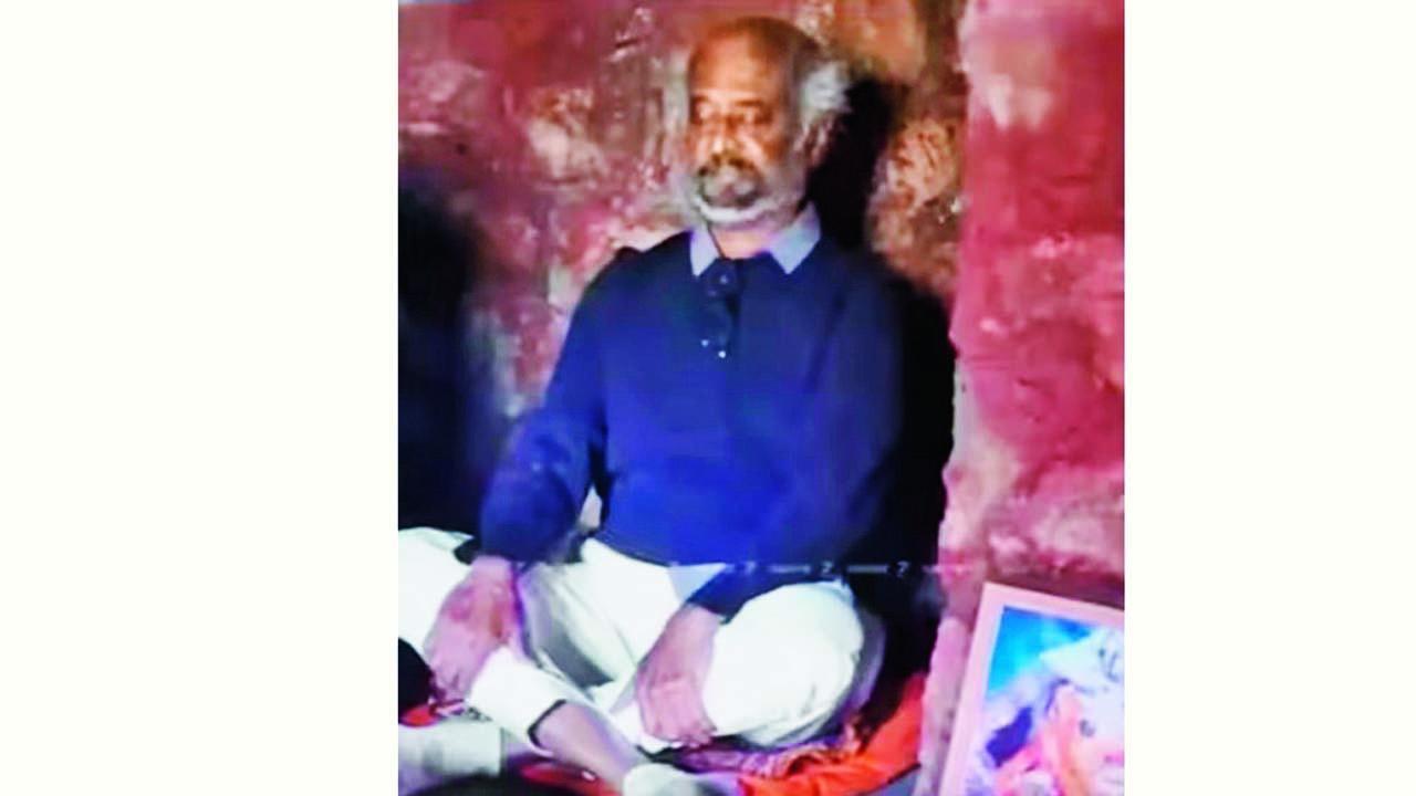 સાઉથ સુપરસ્ટાર રજનીકાન્ત આધ્યાત્મિક યાત્રાએ નીકળી પડ્યા છે.