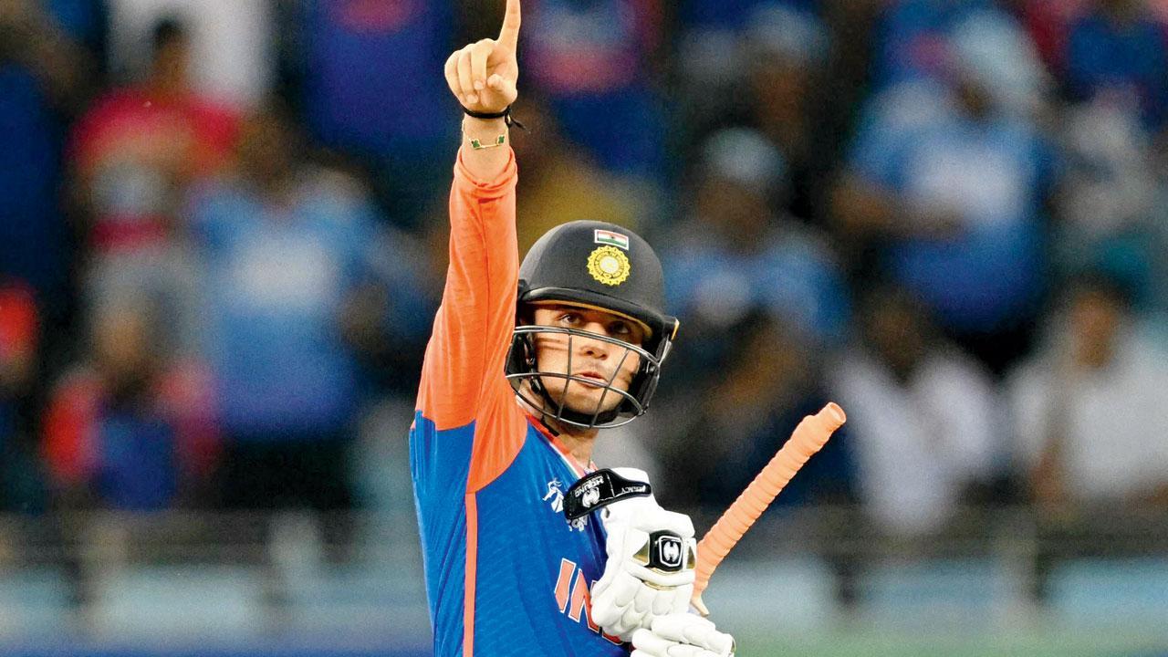 અભિષેકે આક્રમક ૭૪ રન ફટકાર્યા હતા