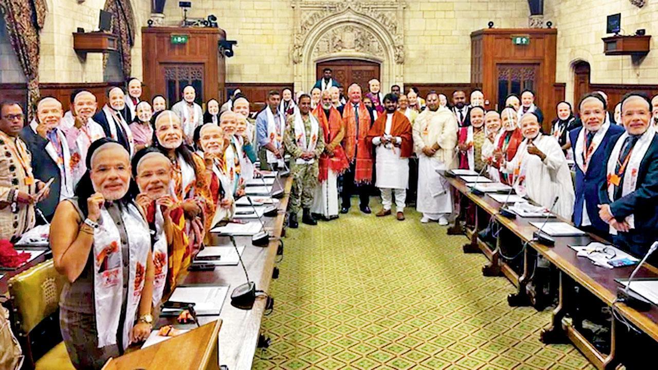 બ્રિટિશ સંસદસભ્ય બૉબ બ્લૅકમૅને સોશ્યલ મીડિયા પર તસવીરો પોસ્ટ કરી