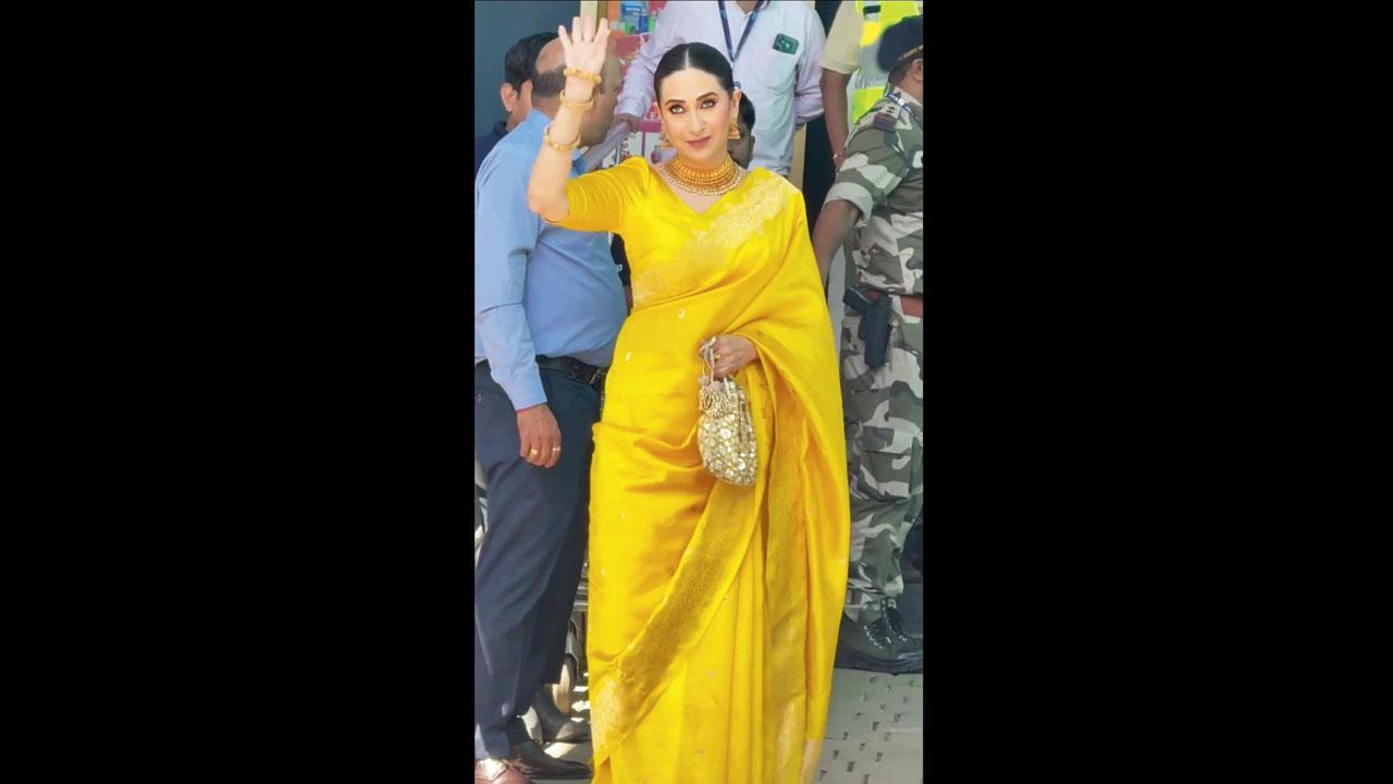 ભૂતપૂર્વ પતિના અવસાન પછી કરિશ્મા જાહેરમાં આ રીતે જોવા મળી હતી