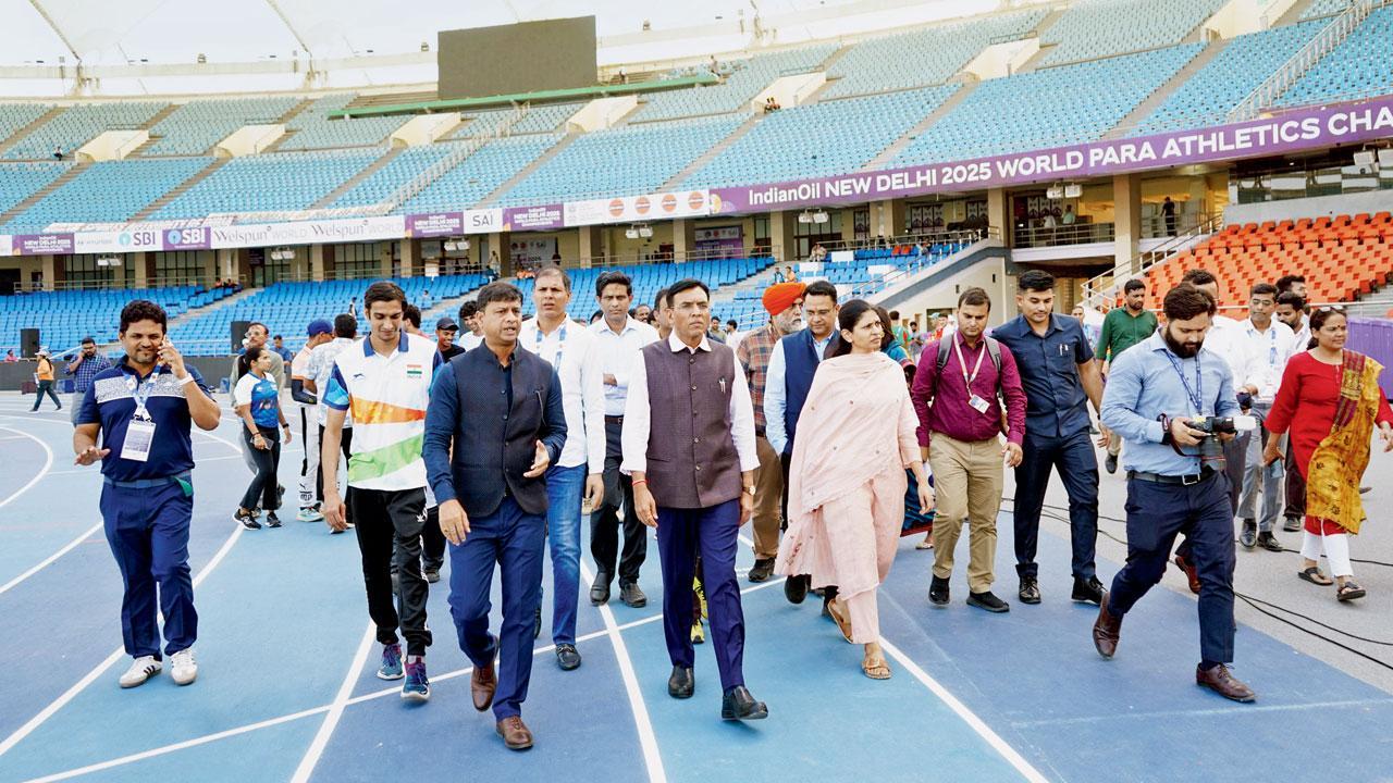 આ દરમ્યાન સ્પોર્ટ્‌સ મિનિસ્ટ્રીના અધિકારીઓ અને પૅરા ઍથ્લીટ્સ પણ હાજર રહ્યા હતા