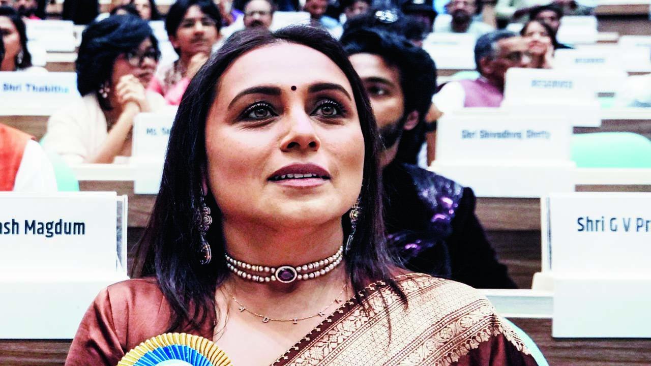 રાનીએ જણાવ્યું હતું કે ‘આ નેકલેસ મારા માટે એ દિવસે મારી દીકરી આદિરાને મારી નજીક રાખવાનો એક રસ્તો હતો`