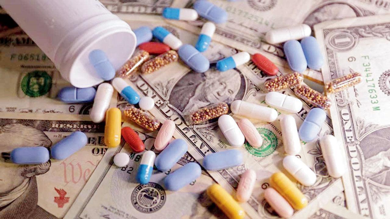 ભારતની ડ્રગ એક્સપોર્ટને ડિસ્ટર્બ કરીને ડોનલ્ડ ટ્રમ્પ પોતાના જ પગમાં કુહાડી મારી રહ્યા છે