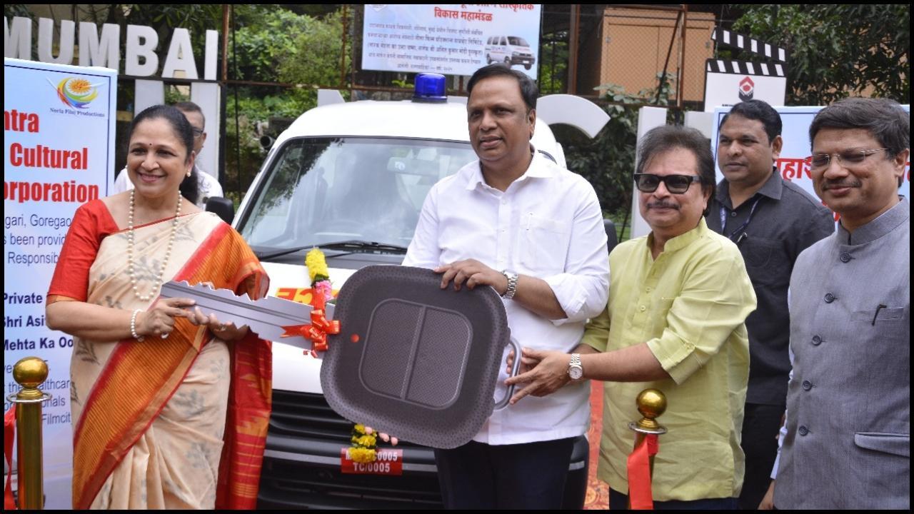 સ્વાતિ મ્હાસે પાટીલ, આશિષ શેલાર, અસિત કુમાર મોદી અને પ્રશાંત જે. સજનીકર