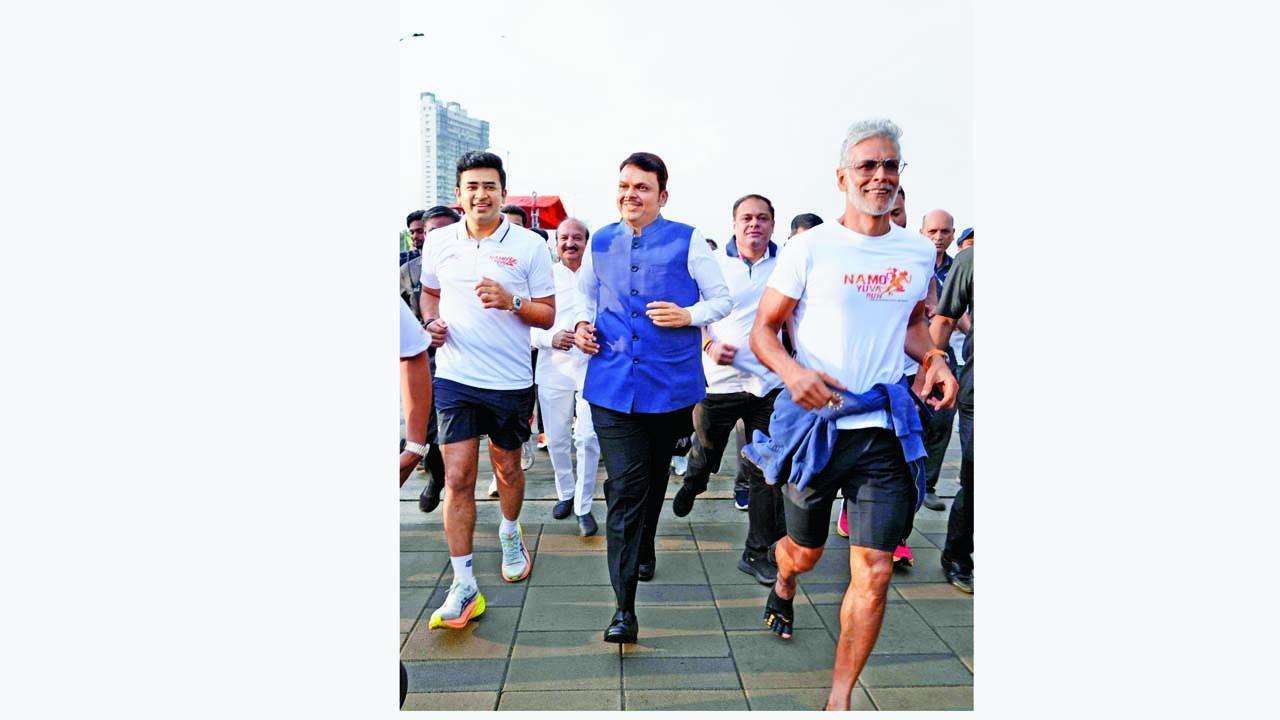 મુંબઈમાં મુખ્ય પ્રધાન દેવેન્દ્ર ફડણવીસ, ભારતીય જનતા યુવા મોરચાના અધ્યક્ષ અને સંસદસભ્ય તેજસ્વી સૂર્યા તથા ઍક્ટર અને ફિટનેસ-આઇકન મિલિંદ સોમણે નમો યુવા રનમાં ભાગ લીધો હતો.