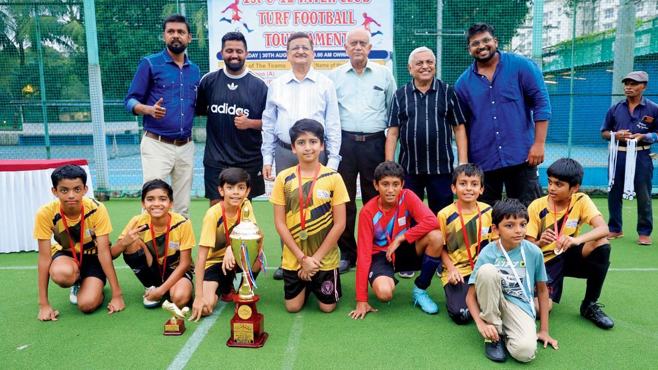 (ડાબેથી) લૉરેન્સ બિંગ, કોચ વૈભવ કપરે, રજનીકાંત શાહ, નલિન મહેતા, નિશીથ ગોળવાલા અને વિવેક ઝા.