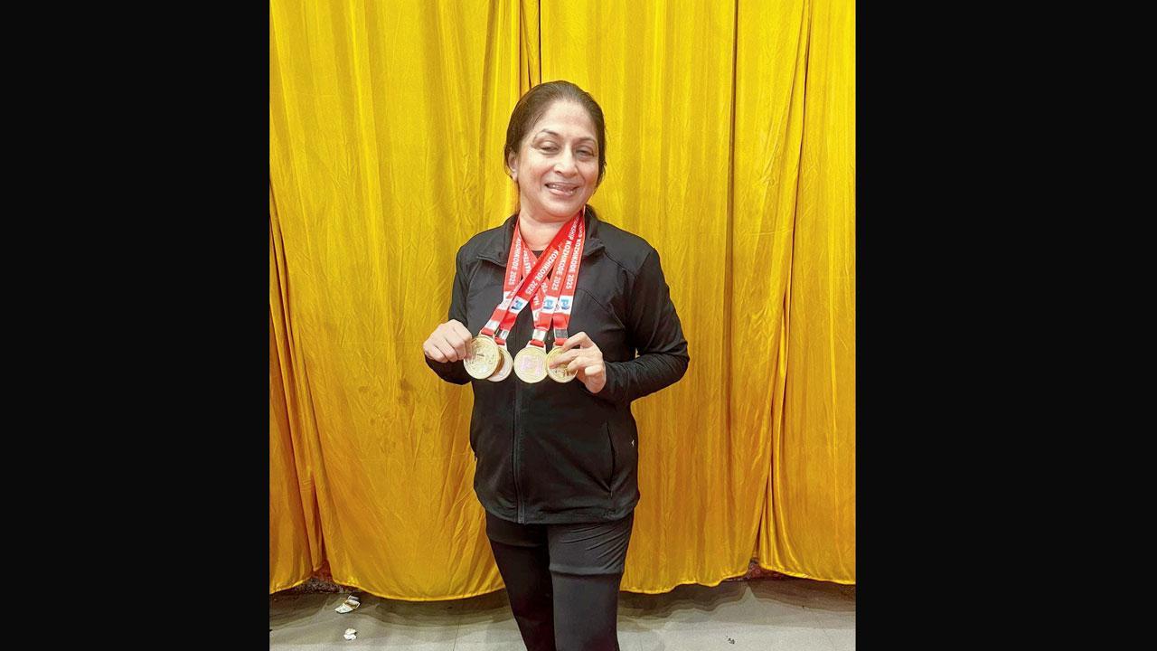 મેડલ સાથે જ્યોતિ ઉદેશી.