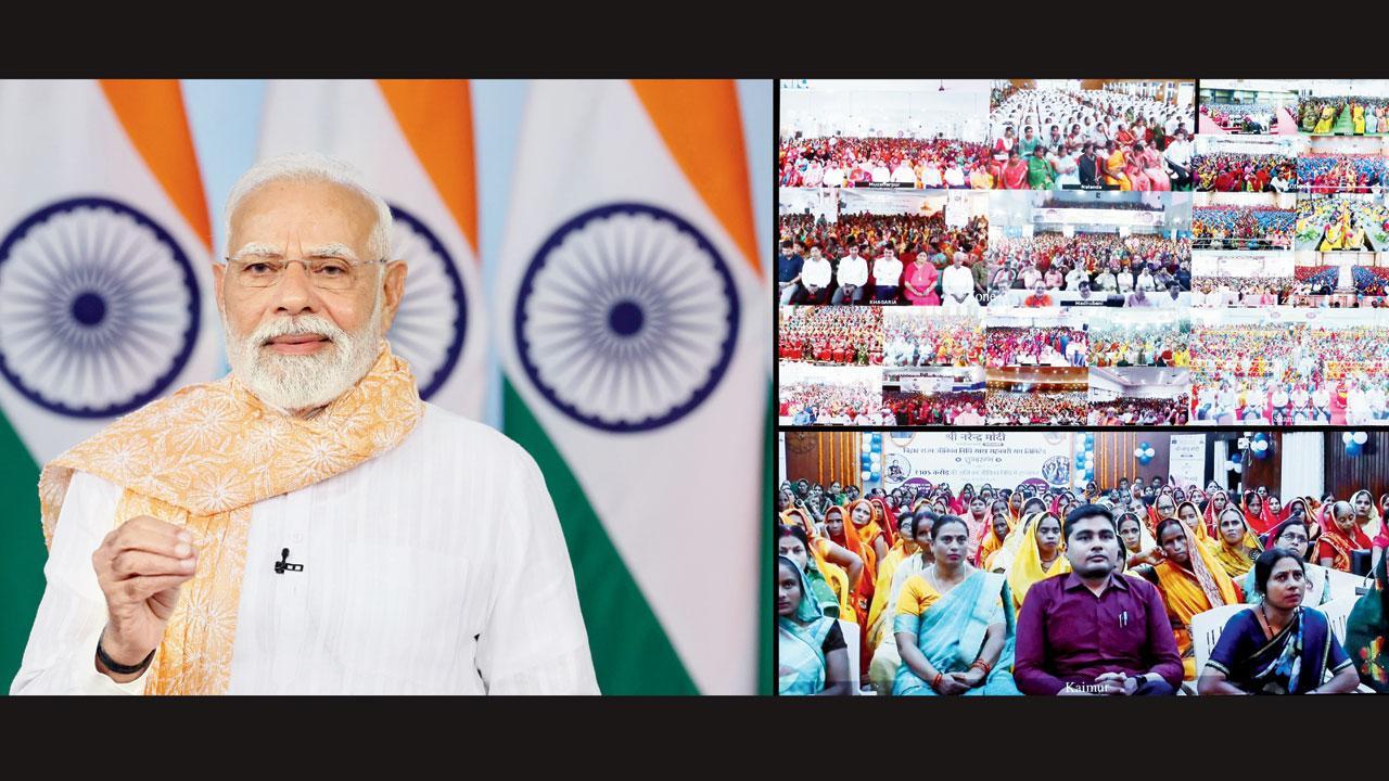 ગઈ કાલે બિહારની મહિલાઓને વિડિયો-કૉન્ફરન્સિંગના માધ્યમથી સંબોધિત કરતા નરેન્દ્ર મોદી.