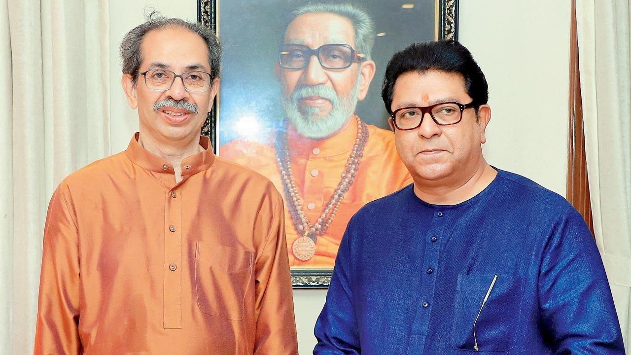 ઉદ્ધવ ઠાકરે અને રાજ ઠાકરેની સાથે તસવીર