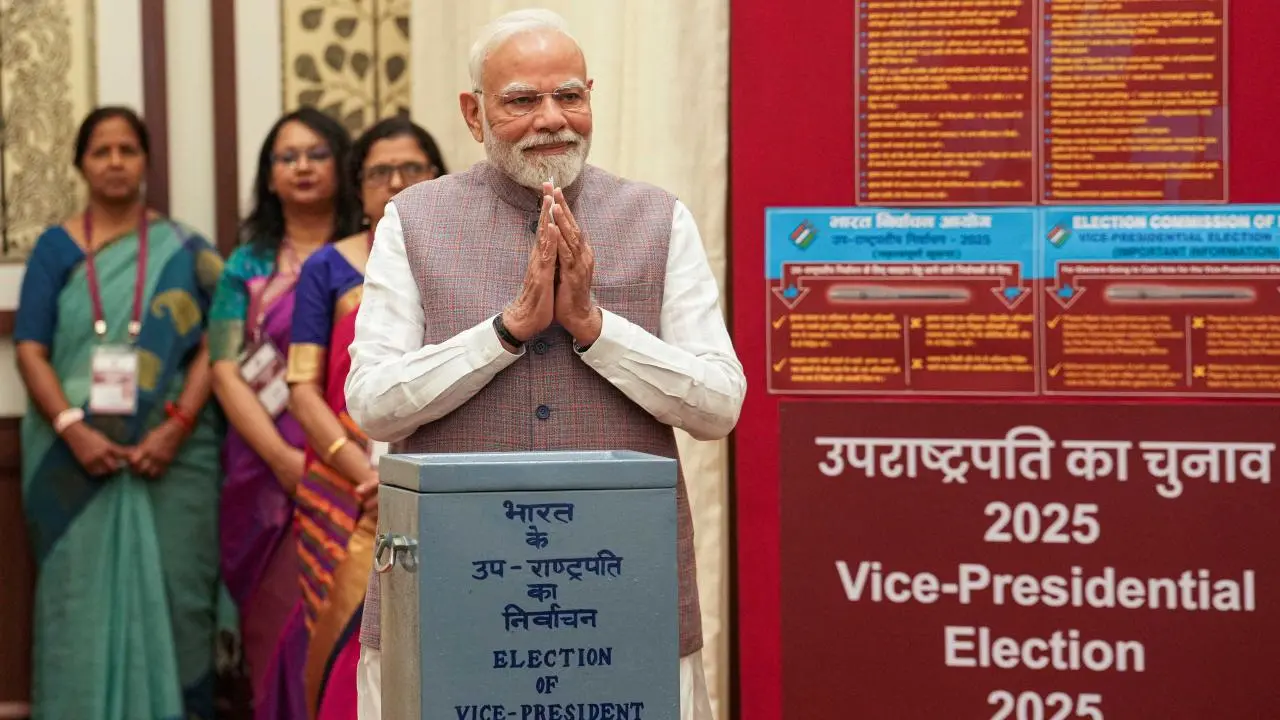 ઉપરાષ્ટ્રપતિ ચૂંટણી: PM મોદી, રાહુલ, સોનિયા ગાંધી સહિત આ મોટા નેતાઓએ આપ્યો વોટ
