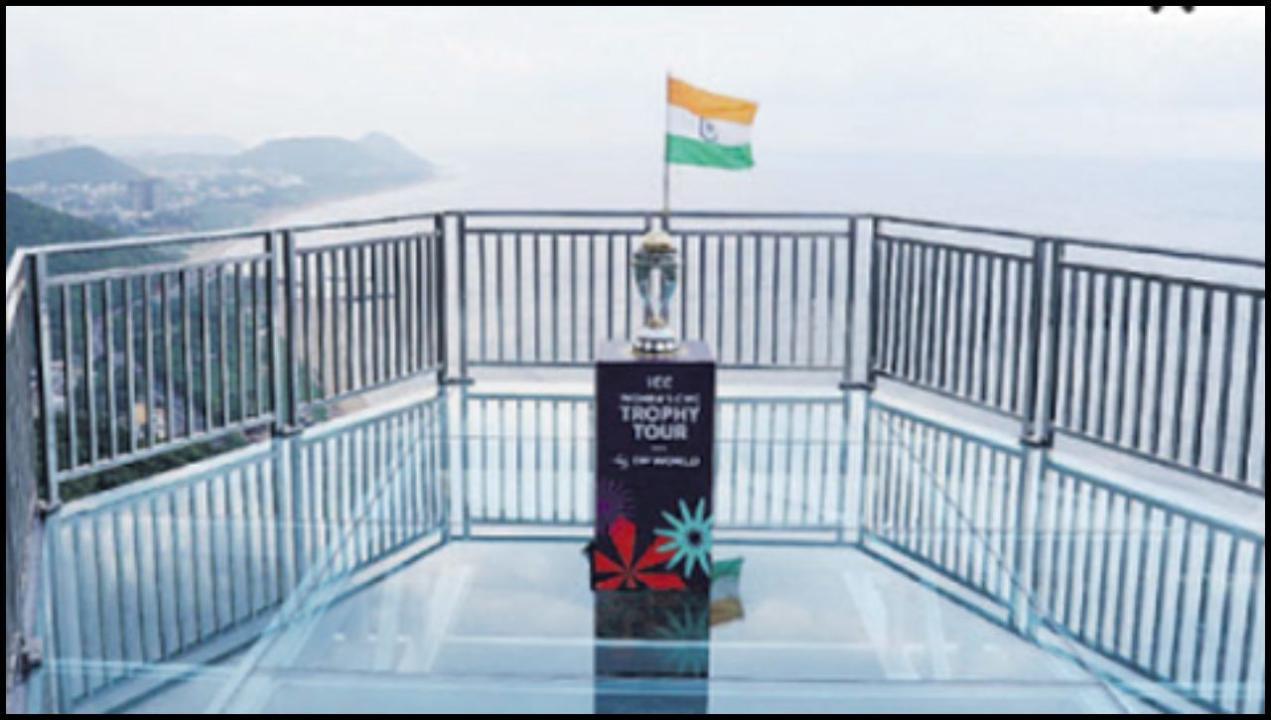 ભારતના સૌથી લાંબા કાચના સ્કાયવૉક પર પહોંચી વન-ડે વિમેન્સ વર્લ્ડ કપની ટ્રોફી
