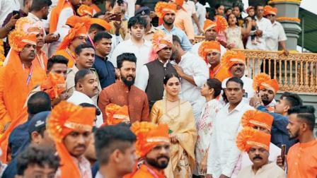 છત્રપતિ શિવાજી મહારાજ મંદિરમાં રિતેશ-જેનેલિયાએ લીધા આશીર્વાદ