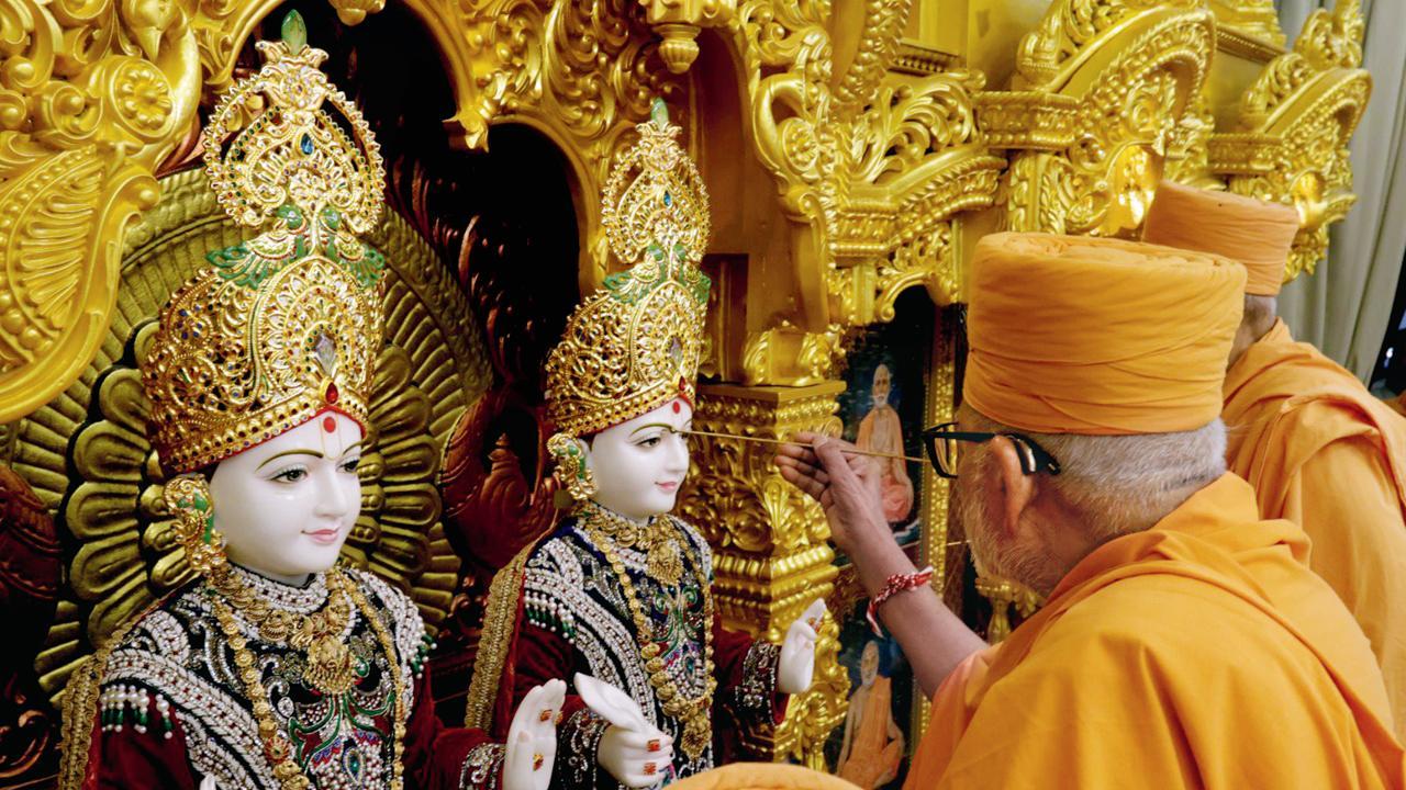 ૧૧૦૦થી વધુ હરિભક્તો અને ૨૦૦થી વધુ સંતો આ દિવ્ય અવસરના સાક્ષી બન્યા