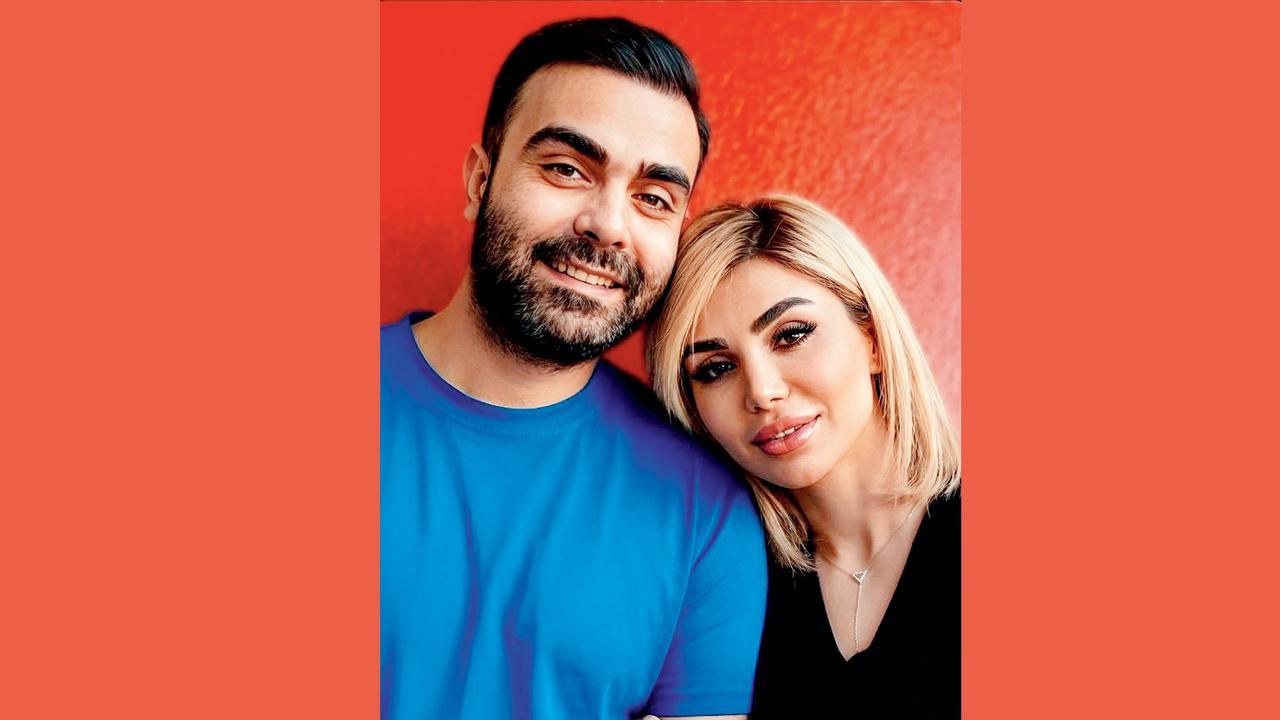 બિતા હેમાતી તેના પતિ મોહમ્મદરેઝા માજિદ અસલ સાથે