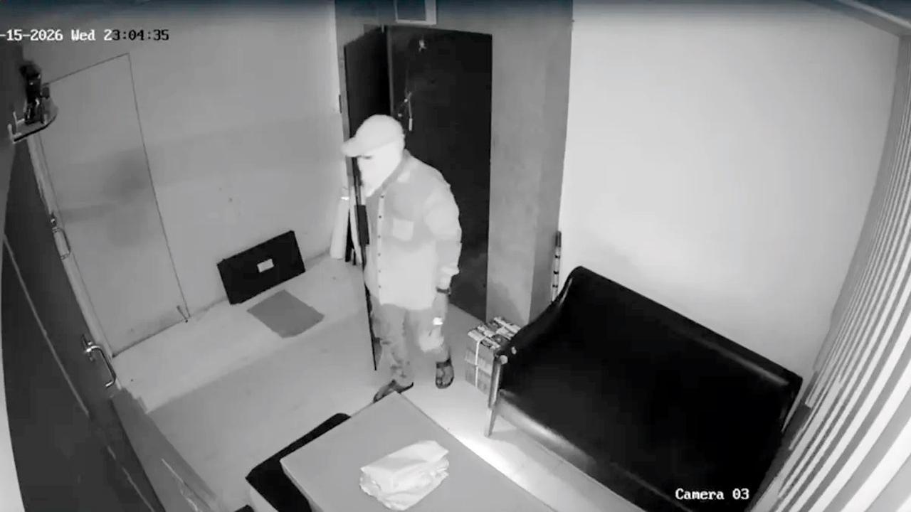 રાતે ચોરી કરવા દુકાનમાં ઘૂસેલો ચોર AC ચાલુ કરીને ૬ કલાક સૂઈ ગયો