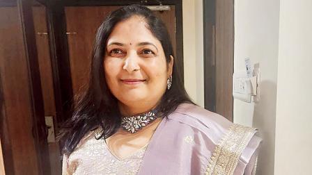 દર્શના દફ્તરી માતૃસમાજ ઉદ્યોગગૃહનાં પ્રેસિડન્ટ અને ટ્રસ્ટી છે