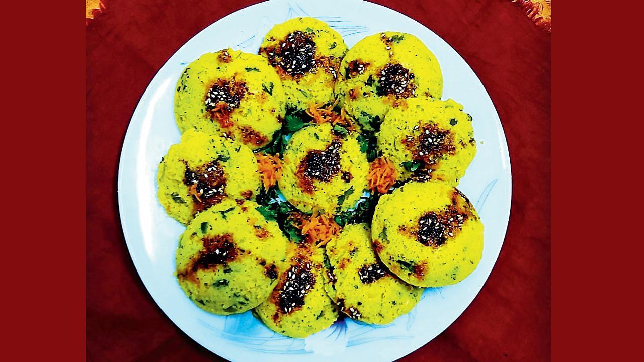 મગદાળ મસાલા ઇડલી