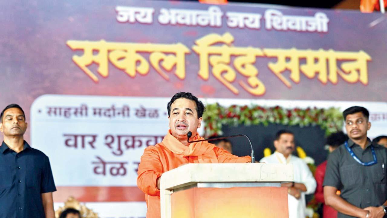  મુંબ્રા–શીળ ફાટા ખાતે નિતેશ રાણેએ સભાને સંબોધી હતી.