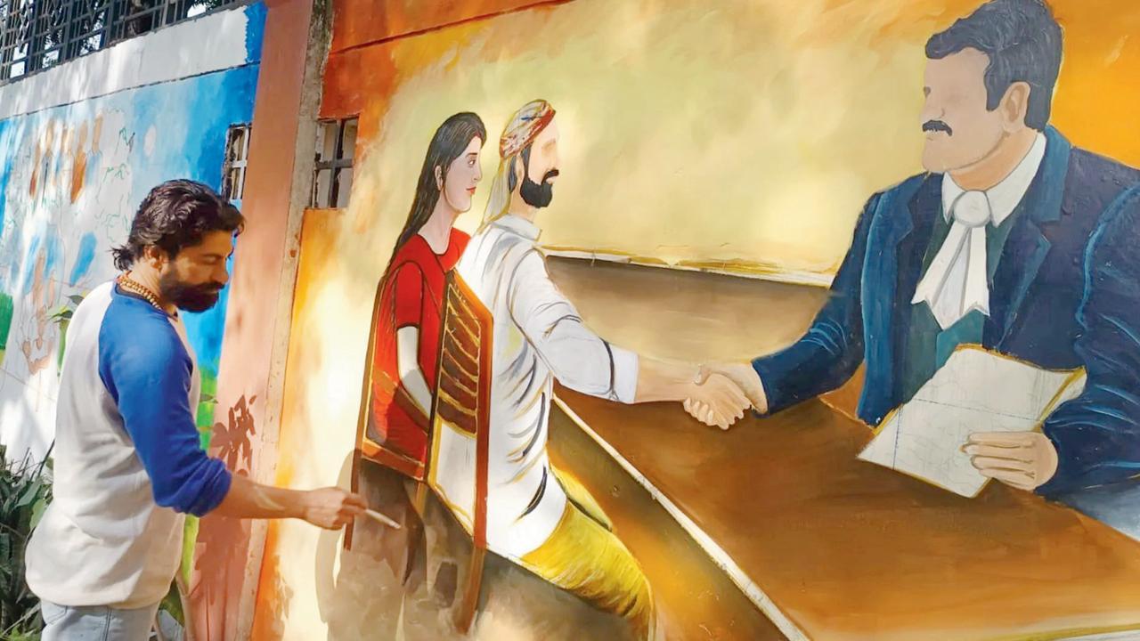 આ ચિત્રો અરુણ રાણા નામના આજીવન કારાવાસના કેદીએ બનાવ્યા છે