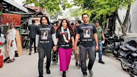 આ ઉત્સવ માટે મીઠાઈઓ પણ વહેંચવામાં આવી હતી.