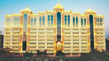 ચર્ની રોડ સ્ટેશન સામે આવેલી સૈફી હૉસ્પિટલ