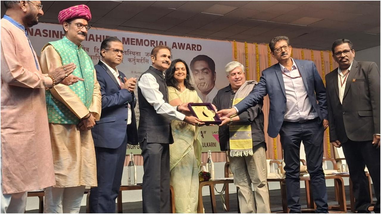 `રત્નસિંહજી મહીડા મેમોરિયલ એવોર્ડ 2026`ના મંચ પર મહેમાનો