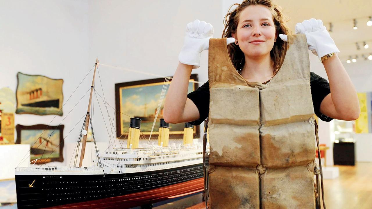 લૉરા એ સમયે મશહૂર ફૅશન-ડિઝાઇનર લુસી સાથે કામ કરતી હતી