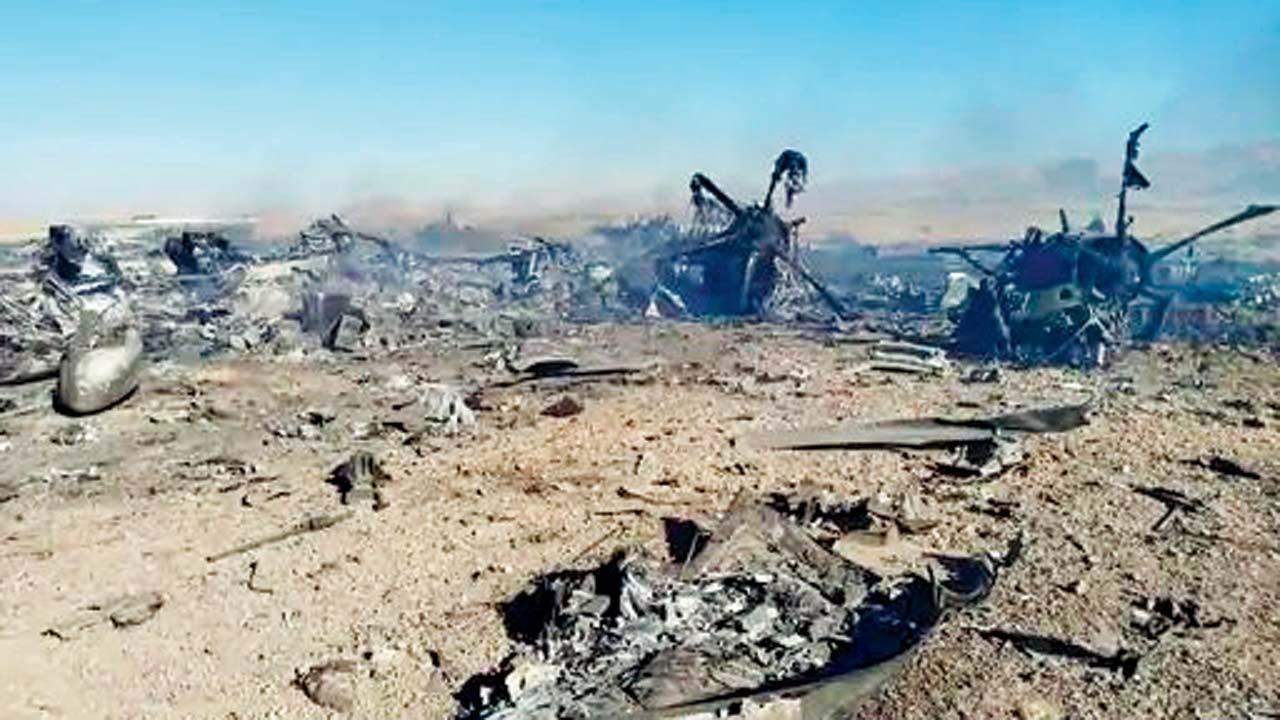 ઈરાનની રેવલ્યુશનરી ગાર્ડ કૉર્ઝની ઑફિશ્યલ વેબસાઇટ પર અમેરિકાના નાશ પામેલા ઍરક્રાફ્ટ્સની કાટમાળની તસવીરો શૅર કરી હતી.