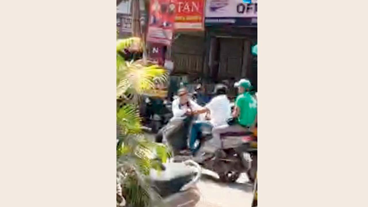 વાઇરલ વિડીયોમાંથી સ્ક્રીનશૉટ