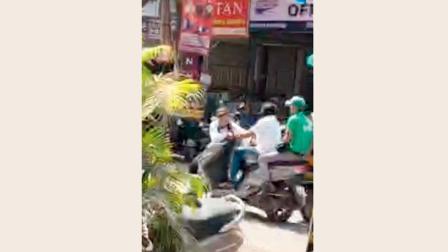 વાઇરલ વિડીયોમાંથી સ્ક્રીનશૉટ