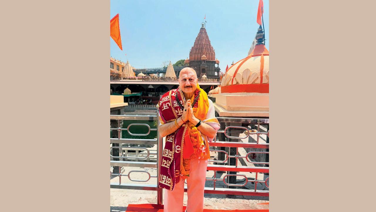 અનુપમ ખેરે જણાવ્યું કે તે મંદિરમાં પ્રાર્થના કરવા આવ્યા હતા