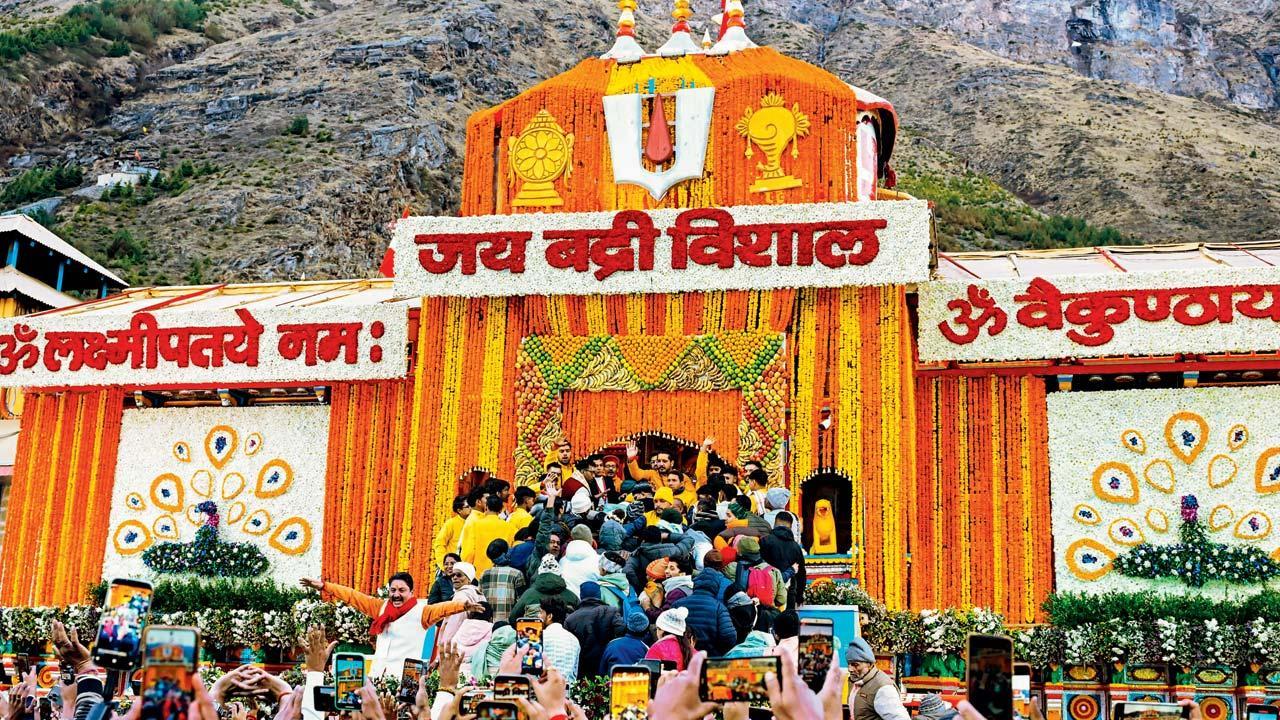 જય બદરી વિશાલ...ની ગુંજ સાથે બદરીનાથ ધામનાં કપાટ પણ ખૂલ્યાં