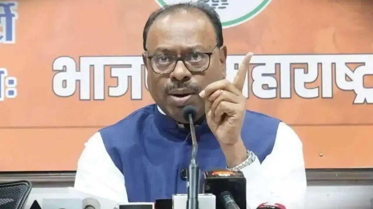 મહારાષ્ટ્ર સરકારના રેવન્યુ મિનિસ્ટર ચંદ્રશેખર બાવનકુળે