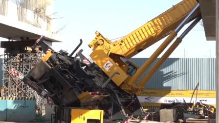 મેટ્રોના પિલર પર બીમ બેસાડવાની કામગીરી દરમિયાન ક્રેન પલટી થયાની ઘટનાના વિડીયોમાંથી સ્ક્રીનશૉટ (સૌજન્ય- સ્પેશિયલ અરેંજમેન્ટ)