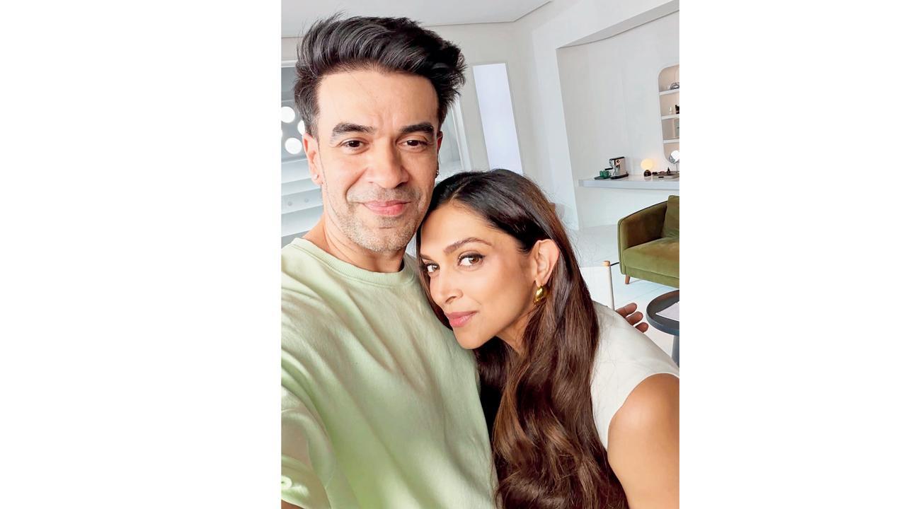 હાલમાં ડિરેક્ટર ​પુનિત મલ્હોત્રાએ દીપિકા સાથે કેટલીક તસવીરો સોશ્યલ મીડિયા પર શૅર કરી છે