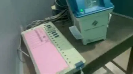 વાયરલ વીડિયોમાંથી સ્ક્રીન શૉટ (તસવીર: સોશિયલ મીડિયા)