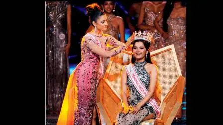 ગયા વખતની મિસ ઇન્ડિયા નિકિતા પોરવાલે સાધ્વી સૈલને વિનરનો તાજ પહેરાવ્યો હતો.