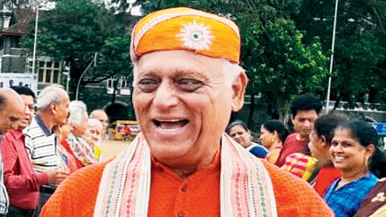 કિશોર કૂવાવાલા પ્રિયદર્શિની લાફ્ટર ક્લબ ઇન્ટરનૅશનલના ચૅરમૅન તેમ જ ઇન્ડિયા બુક ઑફ રેકૉર્ડ્‍સ, લિમ્કા અને યુનિક વર્લ્ડ રેકૉર્ડ્‍સના લાફ્ટર રેકૉર્ડ્‍સ હોલ્ડર છે.